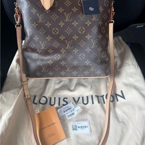 RARE! Louis Vuitton Canvas Carryall MM